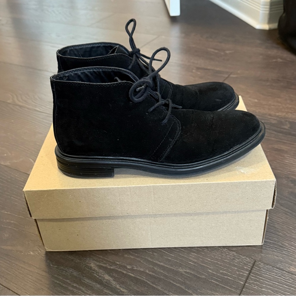 Clarks Men's Dark Chukka Boots